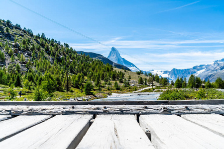 美丽的山风景与洛文兹麦特洪山顶的看法在瑞士的策尔马特