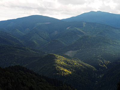 Carpatian 从顶部看山