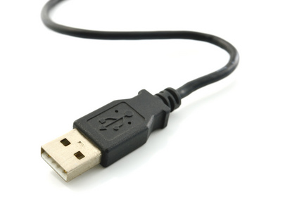 孤立在白色的 usb 电缆