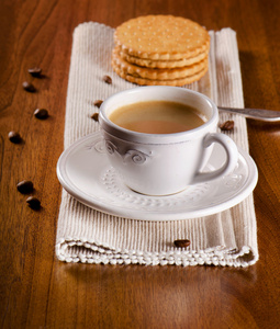 杯咖啡和饼干