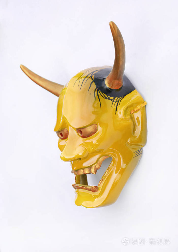 传统的日本面具的恶魔歌舞伎面具在白色背景