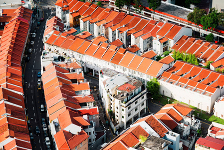 新加坡旧排屋红瓦屋顶的顶部视图