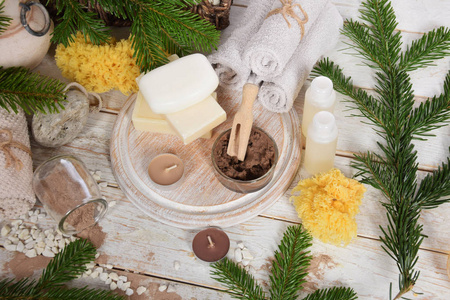 天然肥皂和身体泥与自由空间的圣诞礼物