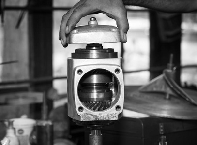 船赛车转向发动机部分服务照片