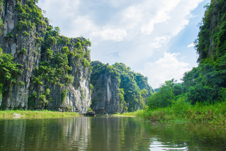 小船在越南最受欢迎旅游地