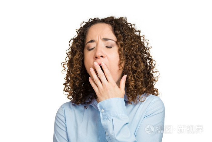 睡眼惺忪的女子