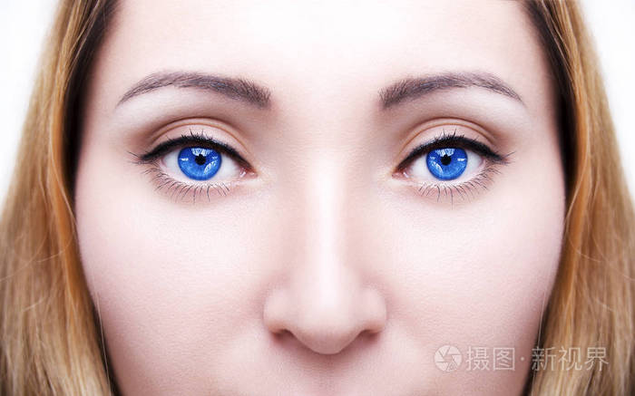 女人美丽有深刻的了解蓝色的眼睛复古风格