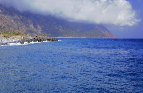 海海岸山腰