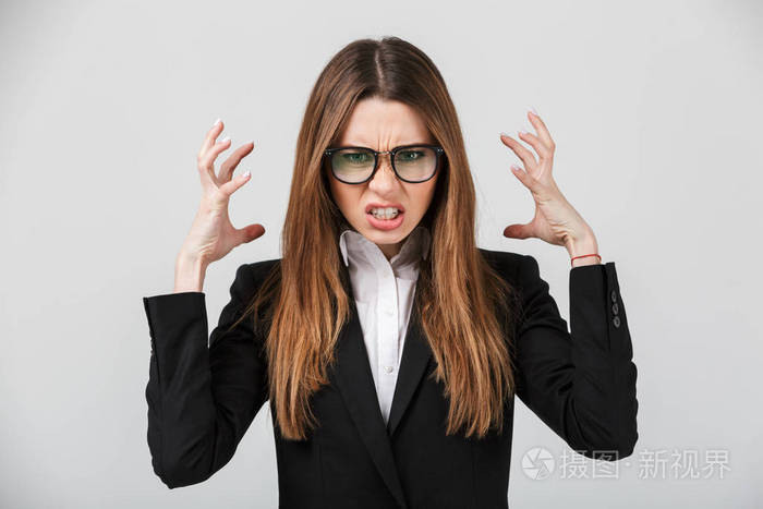 愤怒的businesslady皱眉和手势与手isolaed