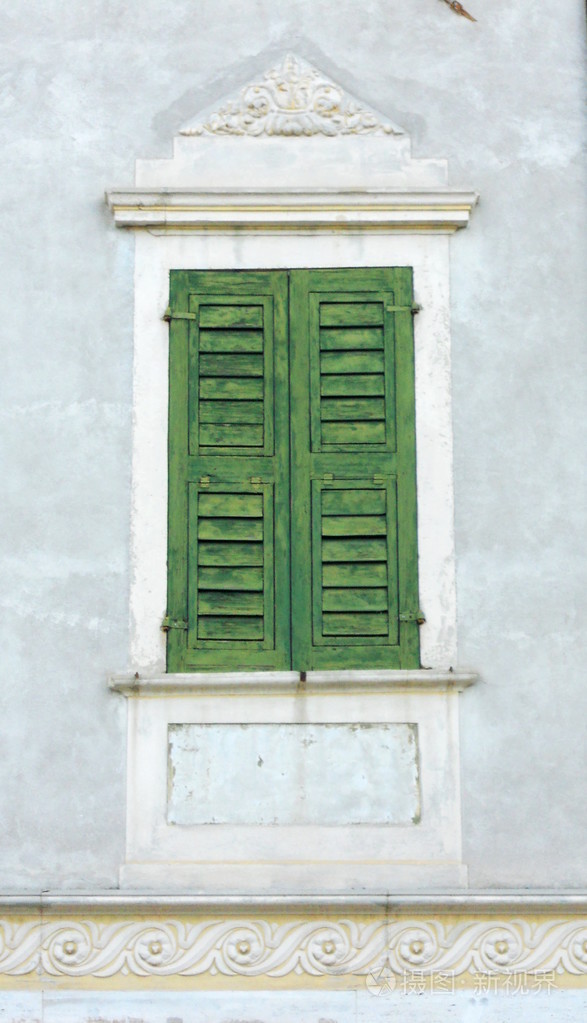 古代绿色实木窗