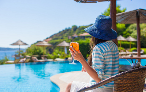 女子游泳套图片-女子游泳套素材-女子游泳套插画-摄图新视界