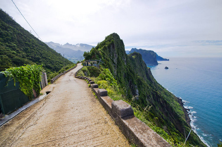 在悬崖上的道路, 马德拉岛葡萄牙