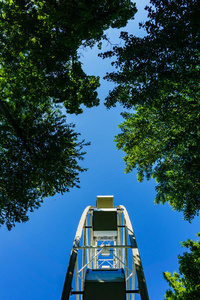 夏日乐趣 白色背景下的活动与颜色