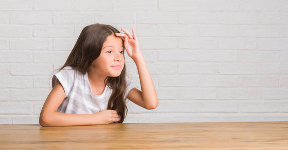 开朗的看远图片