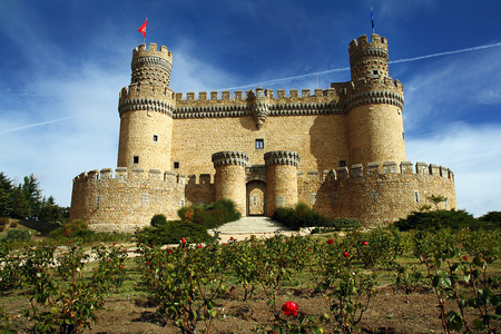 在曼萨纳雷斯 el 真正 西班牙门多萨的城堡