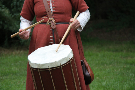 中世纪的音乐家图片