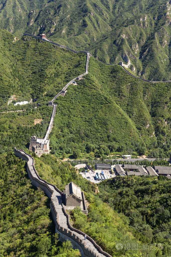 中国居庸关矿区的长城带有鸟瞰视图视图