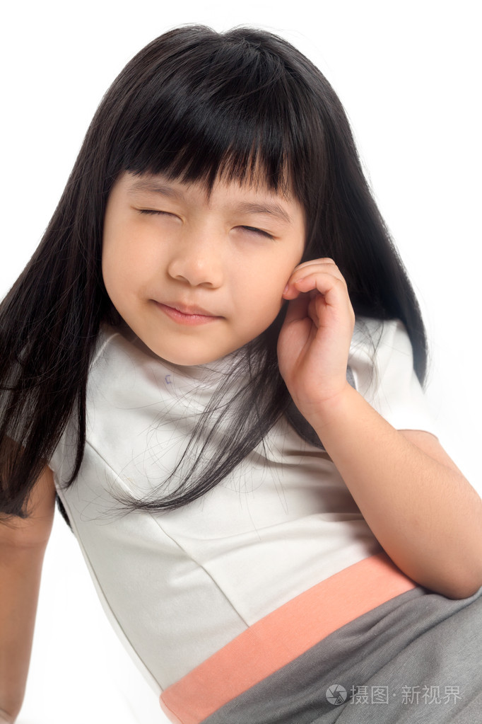 孩子眯眼睛的视觉