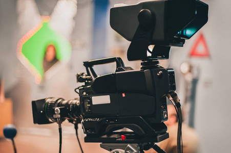 在现场后面.胶片摄像机照片