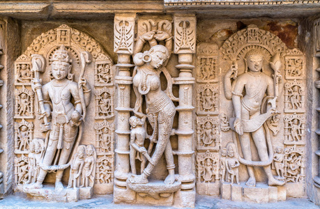 印度帕坦古吉拉特一个错综复杂构造的 stepwell 的女神雕塑