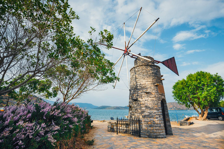 Lasithi 高原的老式风车。克里特岛, 希腊