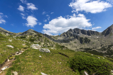 保加利亚 Pirin 山 Yalovarnika 峰景观壮观