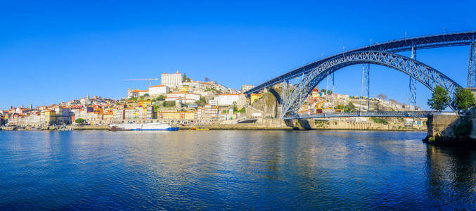 Dom 路易斯 I 桥, 和 Ribeira 河滨, 在波尔图