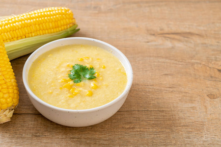玉米汤碗健康食品风格