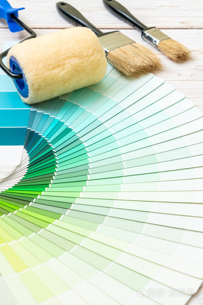 样品颜色目录通色或彩色色板书与油漆辊刷