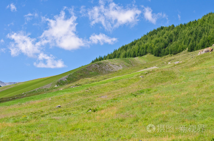 小山和天空