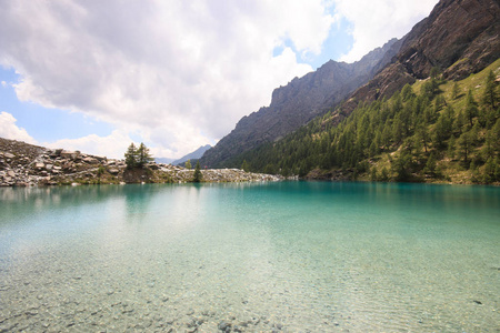 蓝湖, 阿亚斯山谷