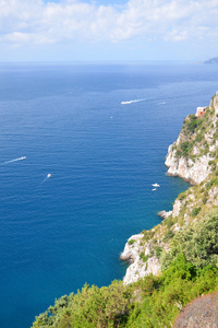 在意大利南部的阿马尔菲海岸山水美如画