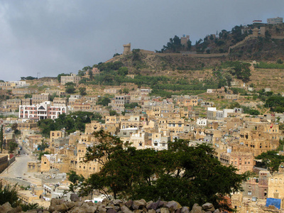 鸟瞰迈赫维特市和 Haraz 山, 也门