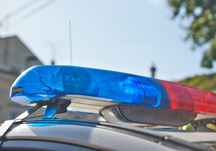 警车警笛光照片