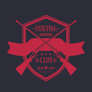 狩猎俱乐部复古标志与两个交叉旧步枪, 红色会徽在黑暗中, 矢量插图
