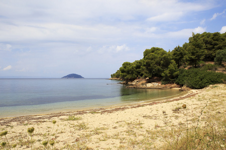 爱琴海湾野生风景如画的沙滩