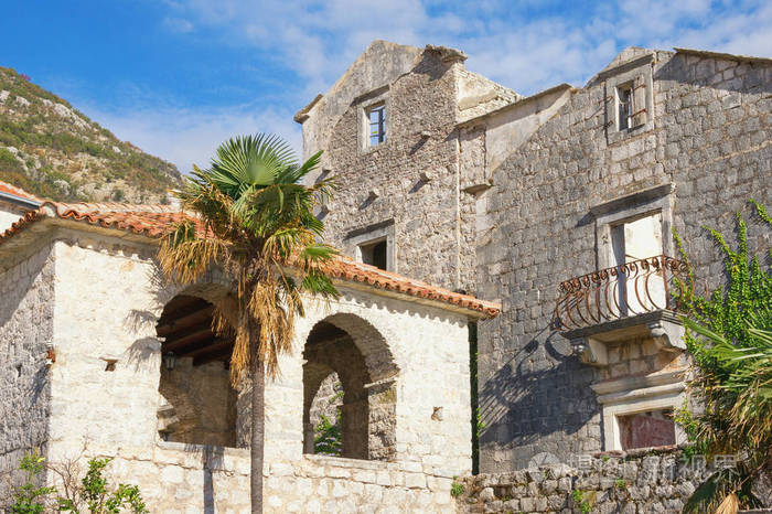 黑山 Perast 古城旧废石屋