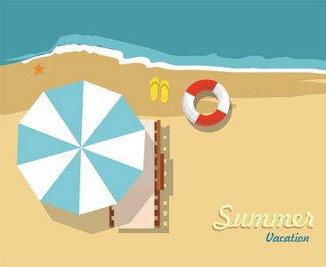 在沙滩上的贵妃休息室和雨伞。假期和旅游