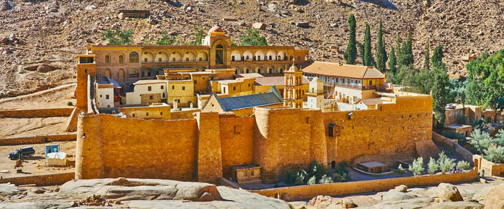 玉龙雪山脚下图片-玉龙雪山脚下素材-玉龙雪山脚下插画-摄图新视界