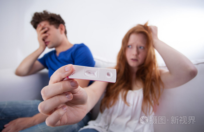 在怀孕的未成年少女