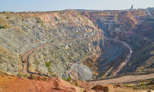 露天金矿黄金, 矿石, 露天开采, 哈萨克斯坦照片