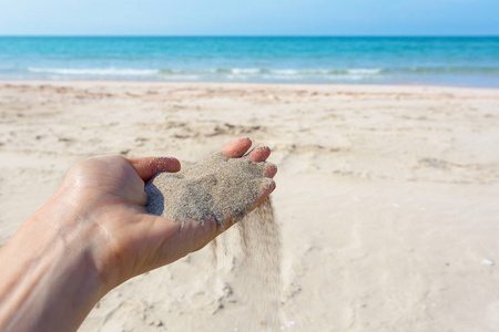 沙滩手上的沙子