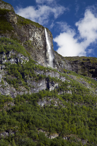 lysefjord 中的瀑布