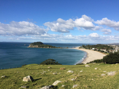 夏季海岸线度假村景观