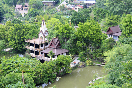 泰国建筑风格乡村聚落在考碧差汶