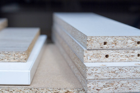 中密度板中密度纤维板, 刨花板.木镶板的不同厚度和颜色照片