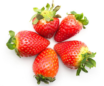 五花园草莓放在一起就像一朵花在白色 backgroun