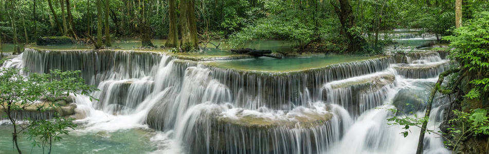 淮梅 Khamin 瀑布 第六楼, 位于泰国碧府斯瑞那卡瑞大坝的热带雨林. 淮梅 Khamin 瀑布是泰国最美丽的瀑布。看不