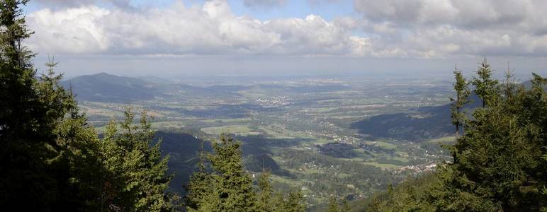 Panoramatic 从捷克共和国 Beskydy Smrk 山顶部观看