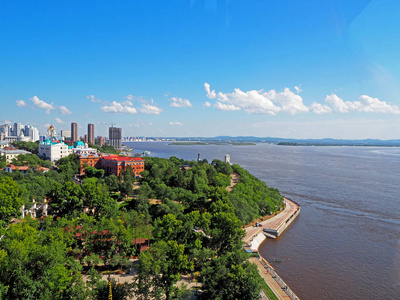 哈巴罗夫斯克和黑龙江夏季的全景